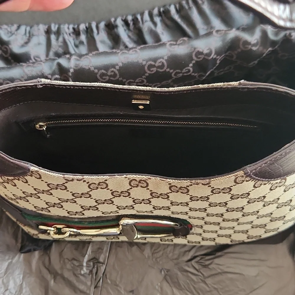Gucci Women's Shoulder Bag - Picture 5 of 9